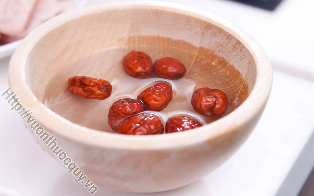 Hướng Dẫn Cách Ngâm Rượu Táo Tàu