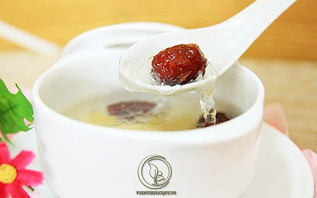 Canh Táo Tàu Giúp Bổ Máu Dưỡng Nhan
